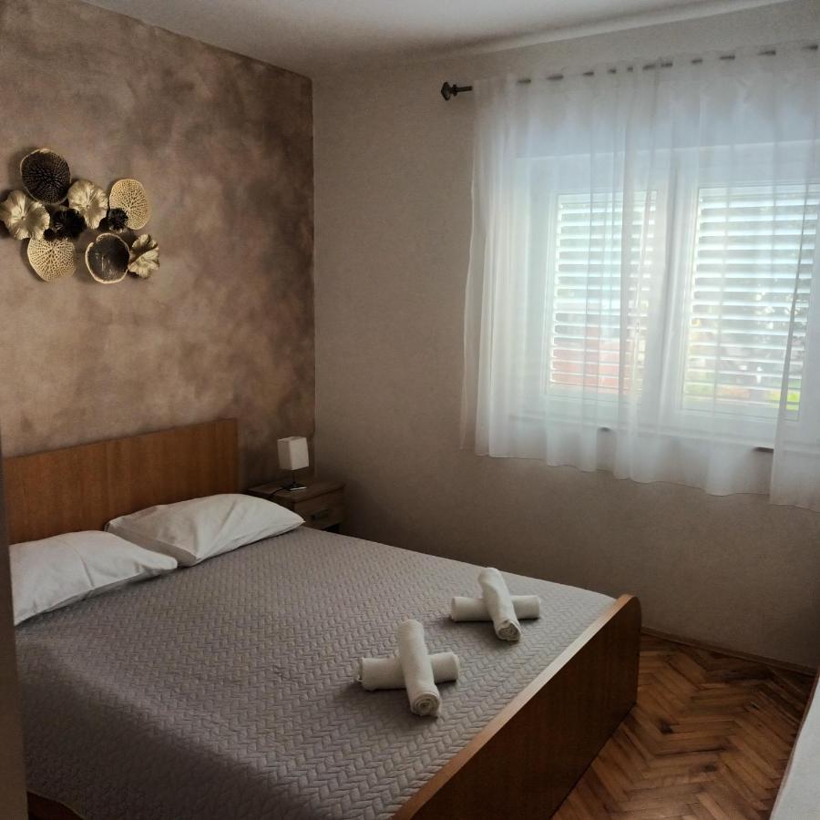 Apartments Monika Omis Bagian luar foto