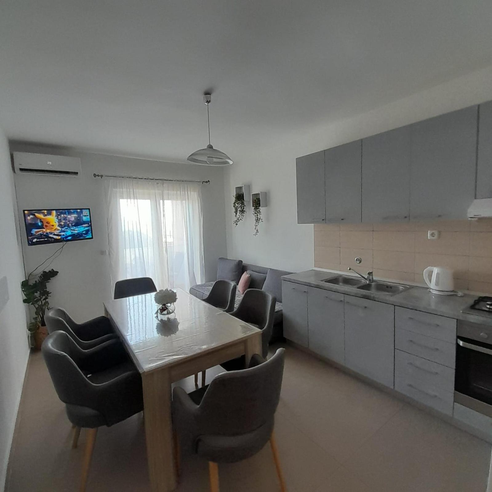 Apartments Monika Omis Bagian luar foto